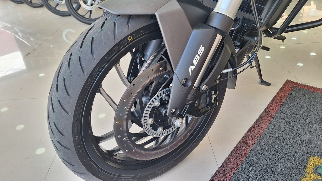 Bajaj DOMINAR Preto