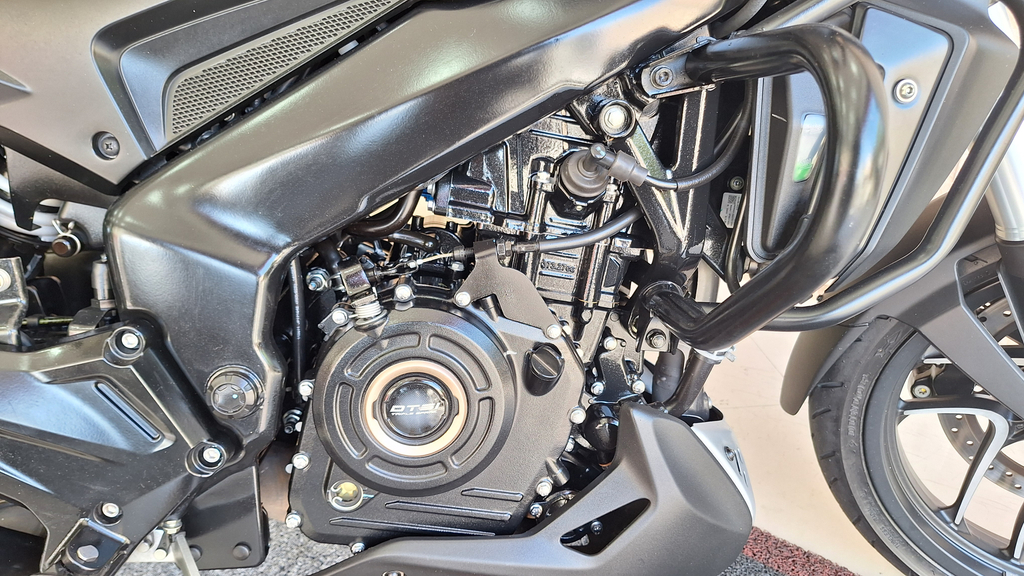 Bajaj DOMINAR Preto