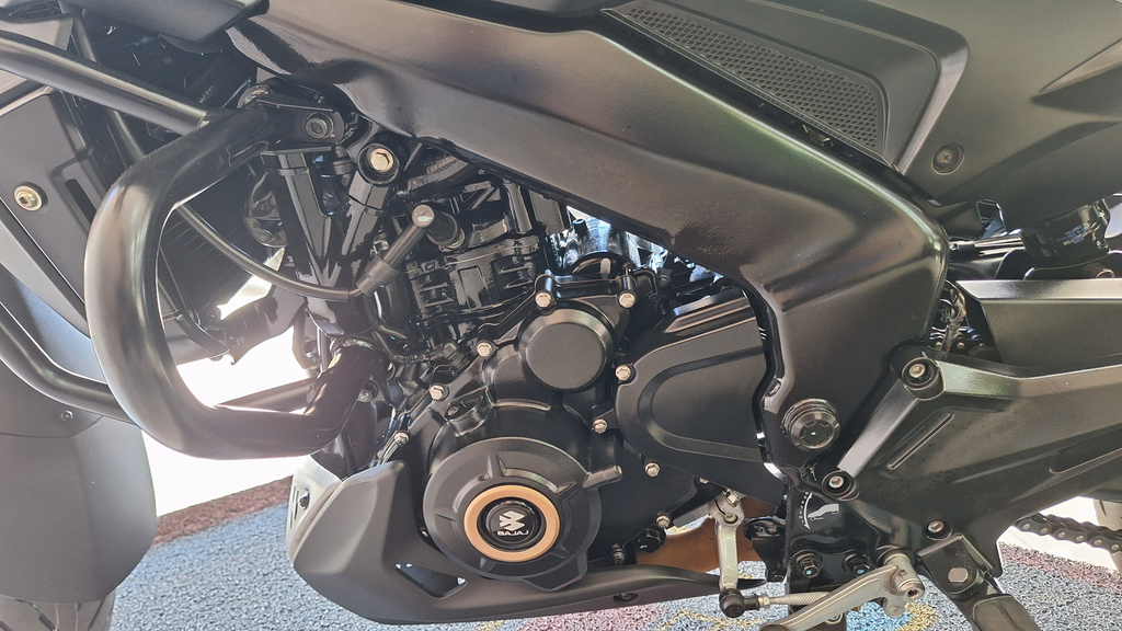 Bajaj DOMINAR Preto
