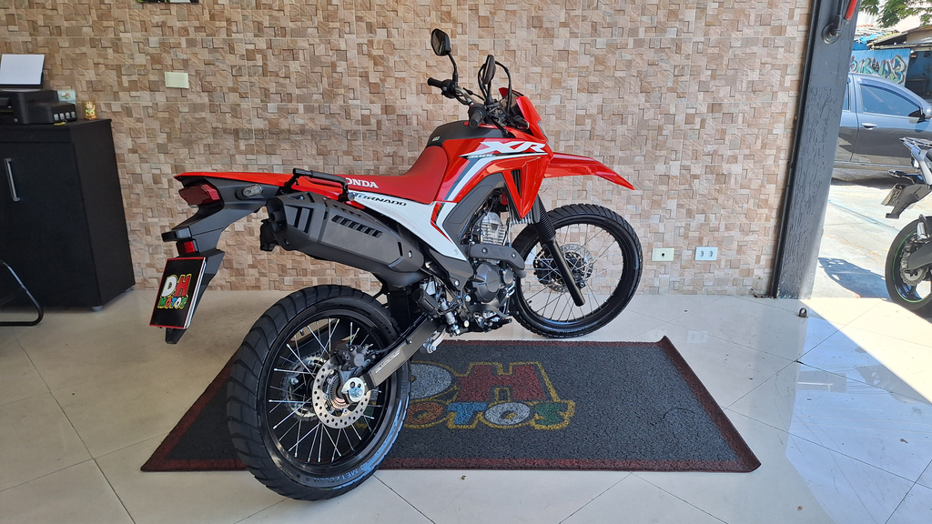 Honda XR 300L Vermelho