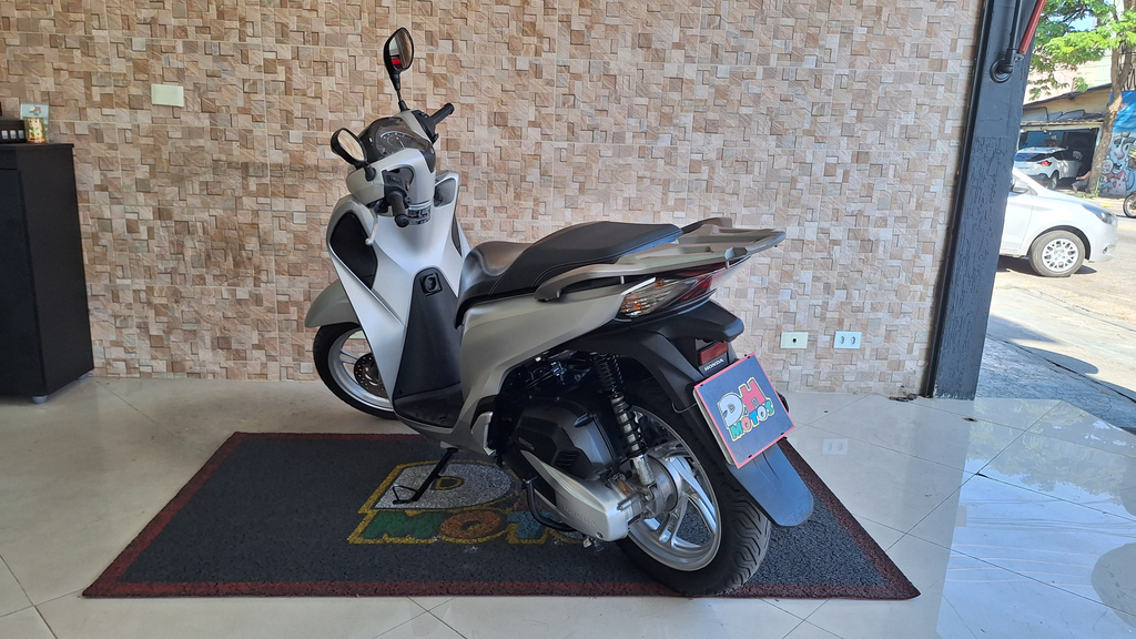 Honda SH 150i Prata