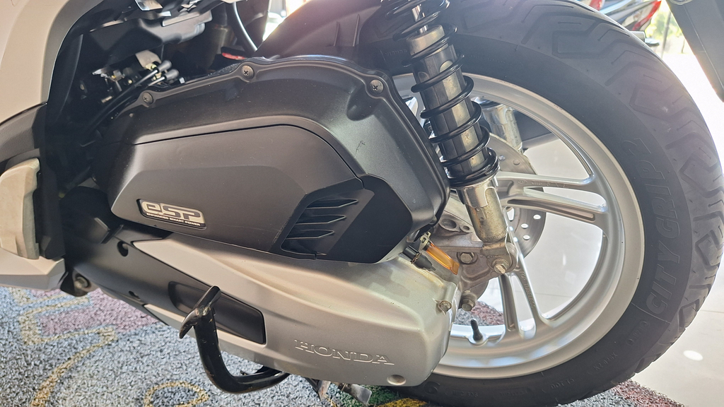 Honda SH 150i Prata