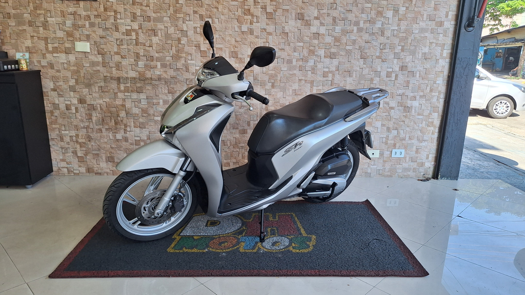 Honda SH 150i Prata