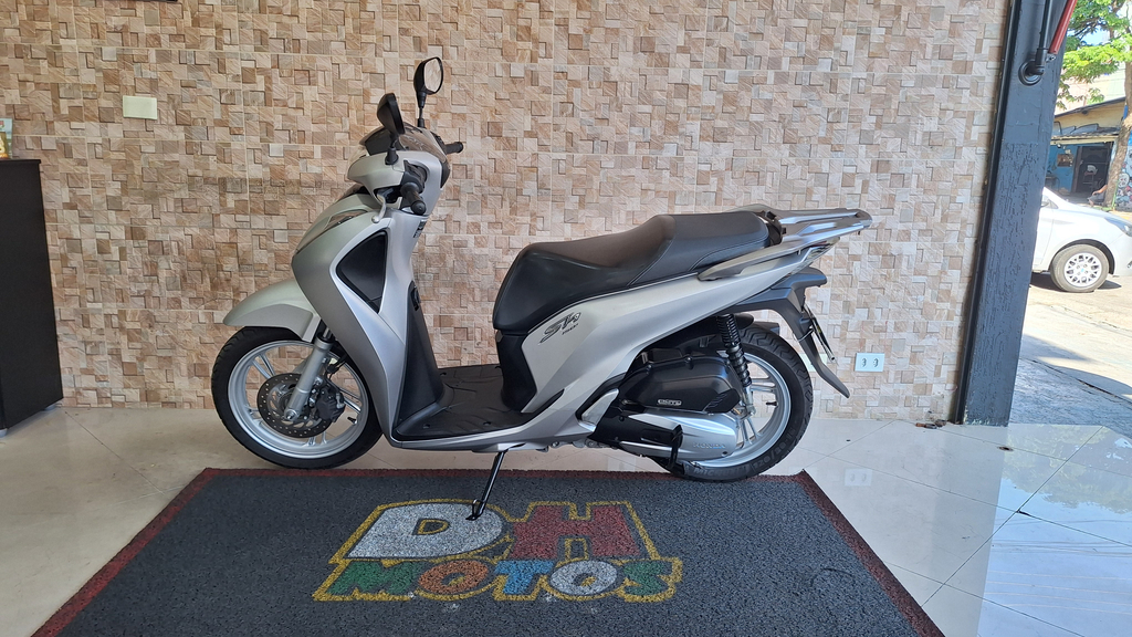 Honda SH 150i Prata