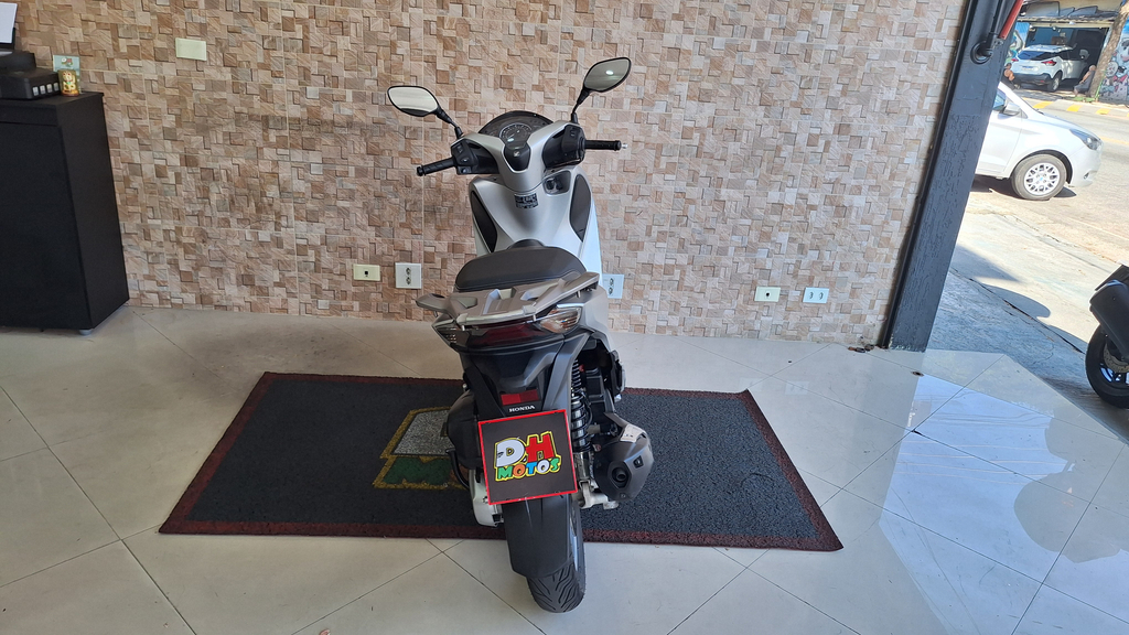 Honda SH 150i Prata
