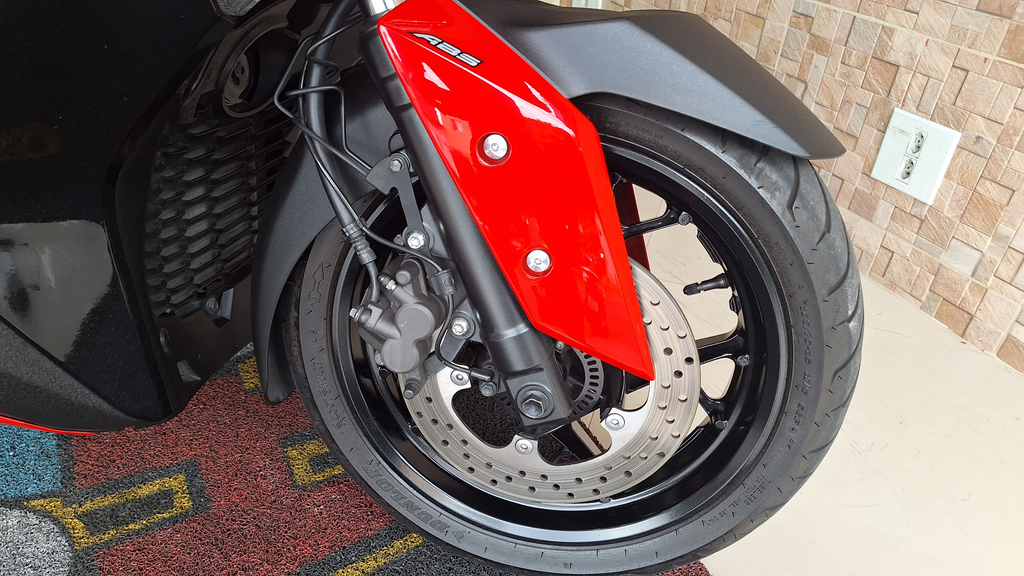 Yamaha XMAX Vermelho