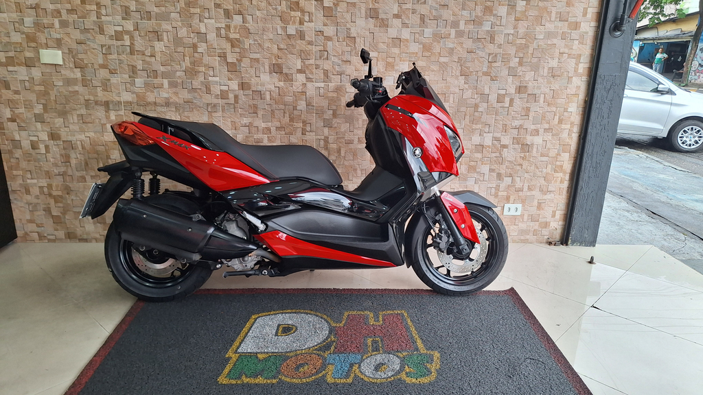 Yamaha XMAX Vermelho