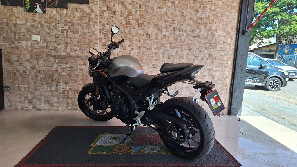 Honda CB 500F Prata