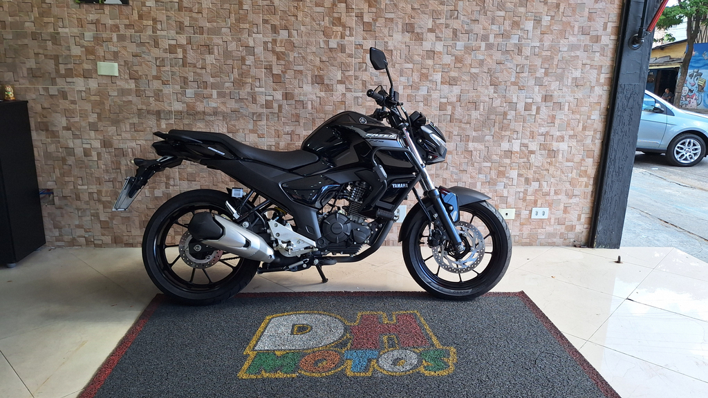 Yamaha FZ15 Preto