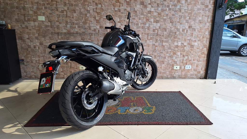 Yamaha FZ15 Preto