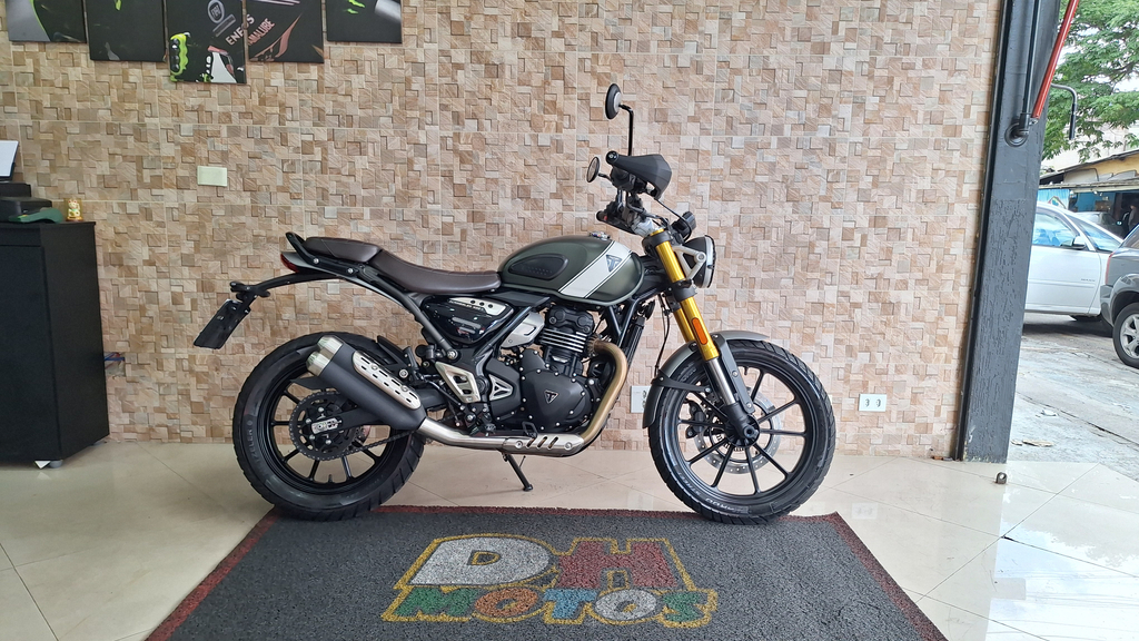 Triumph SCRAMBLER Verde