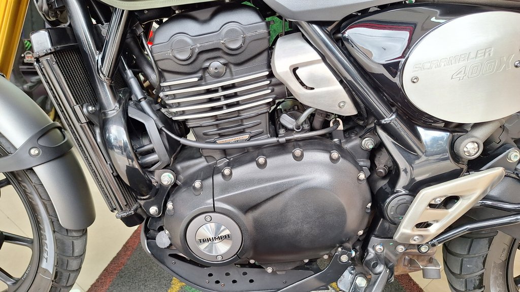 Triumph SCRAMBLER Verde
