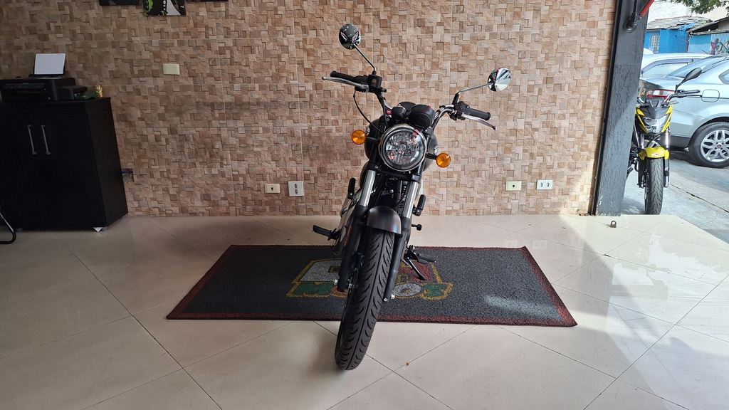 Royal Enfield Meteor Preto