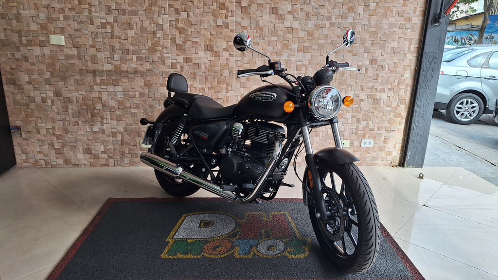 Royal Enfield Meteor Preto