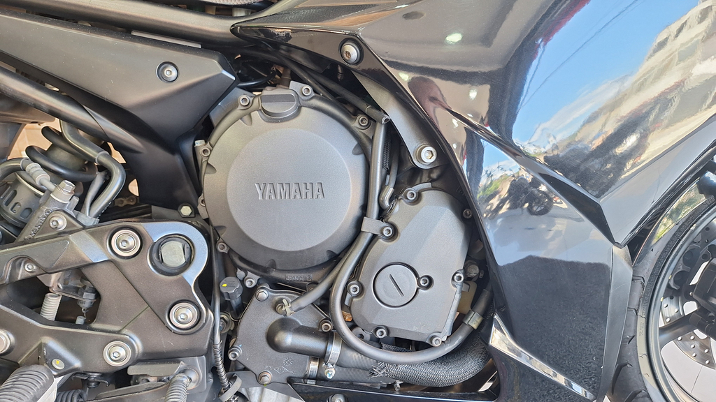 Yamaha XJ6 Preto
