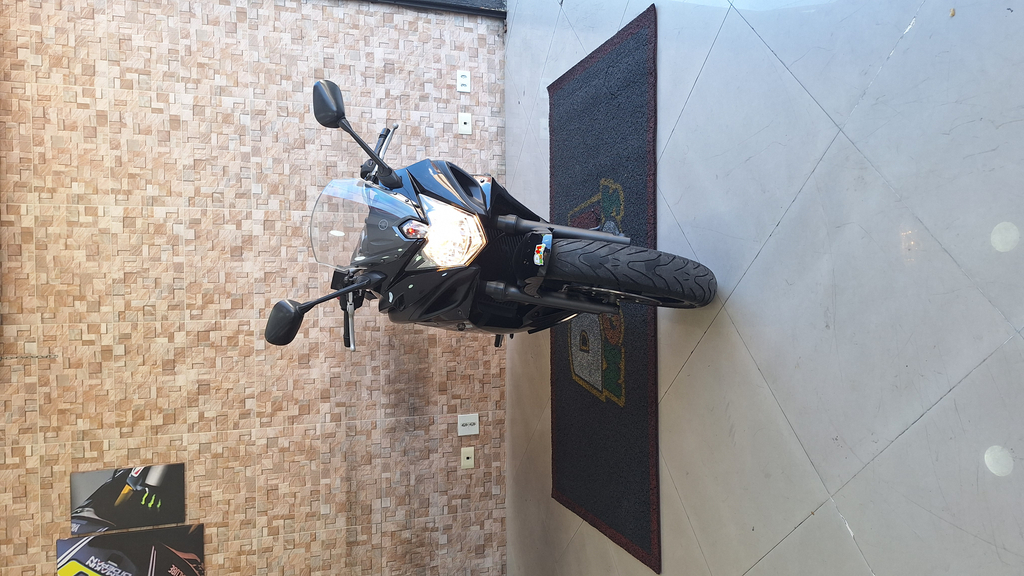 Yamaha XJ6 Preto