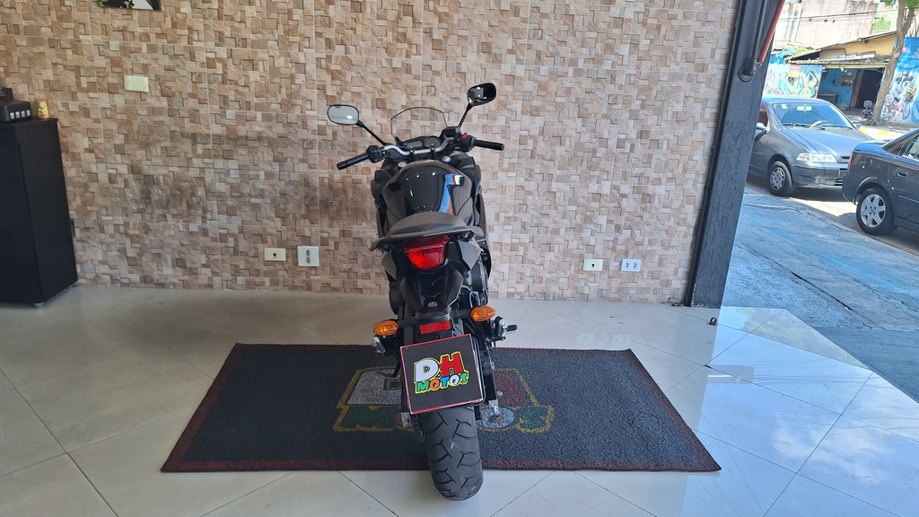 Yamaha XJ6 Preto