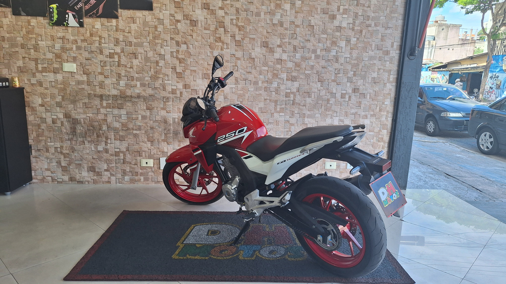 Honda CB 250 Vermelho