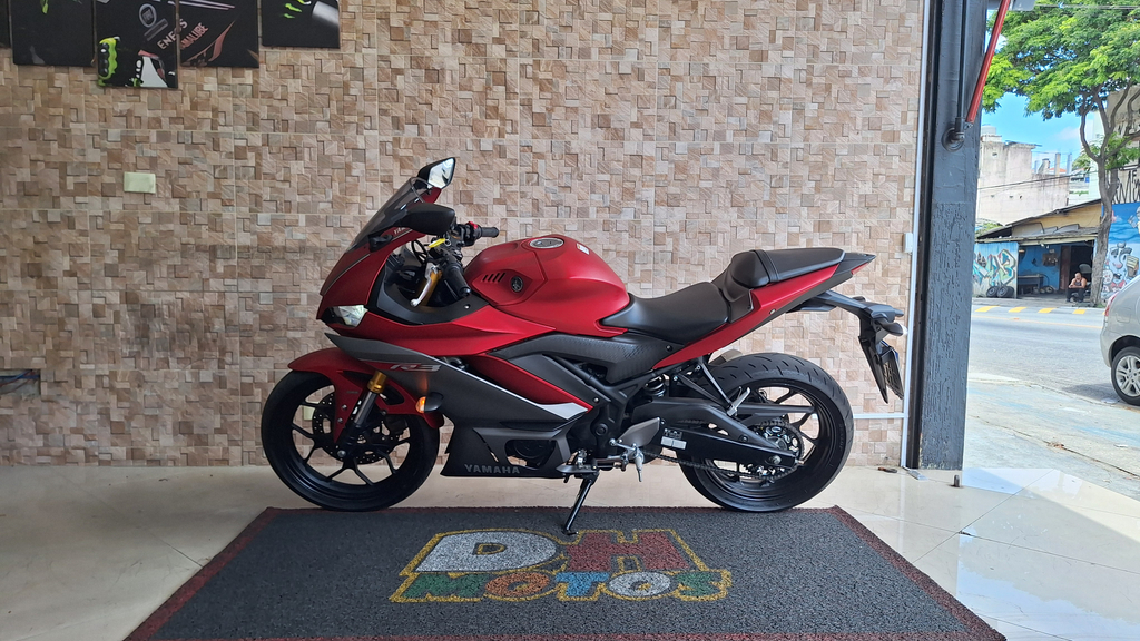 Yamaha YZF Vermelho