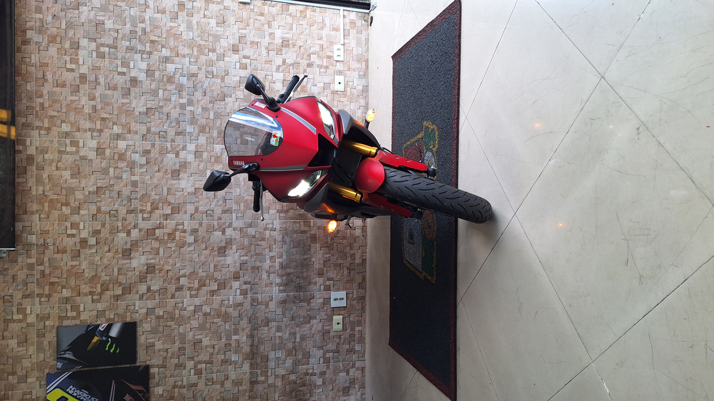 Yamaha YZF Vermelho