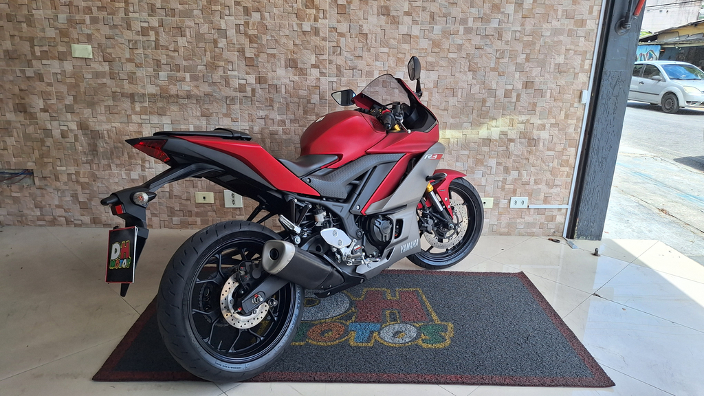 Yamaha YZF Vermelho