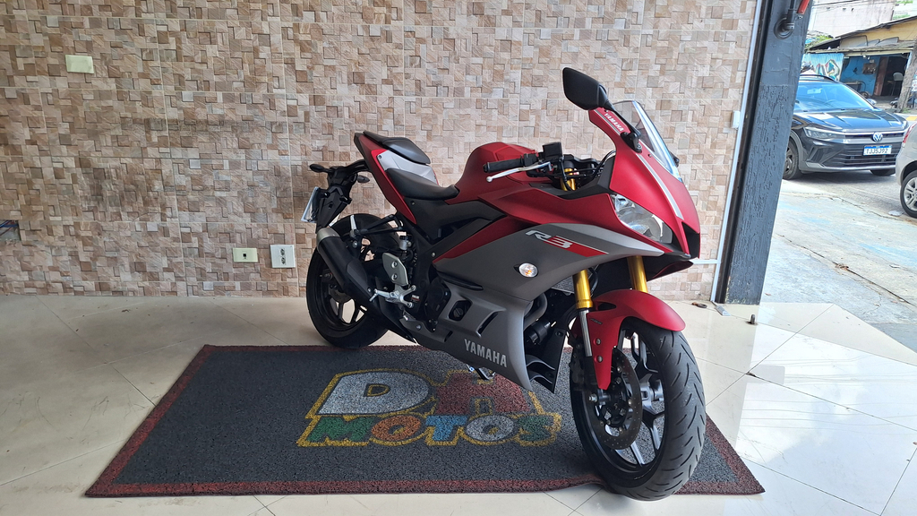 Yamaha YZF Vermelho