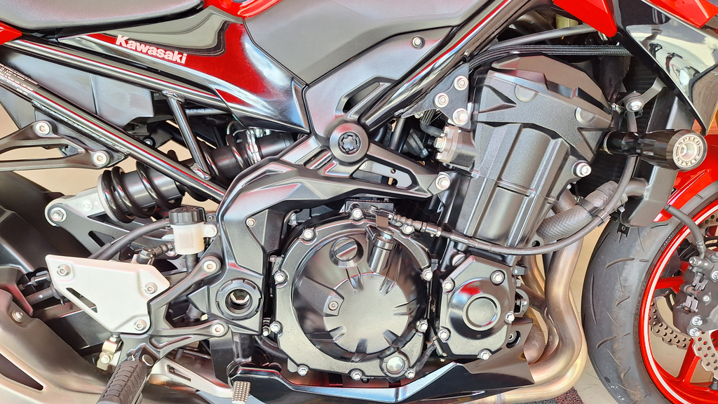 Kawasaki Z Vermelho