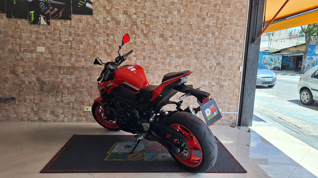 Kawasaki Z Vermelho
