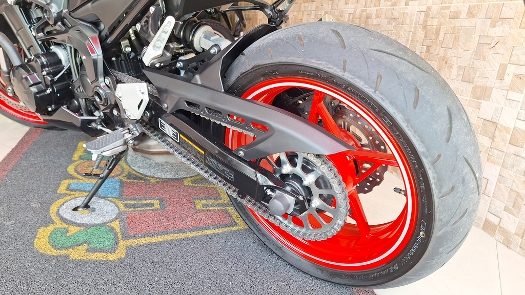 Kawasaki Z Vermelho