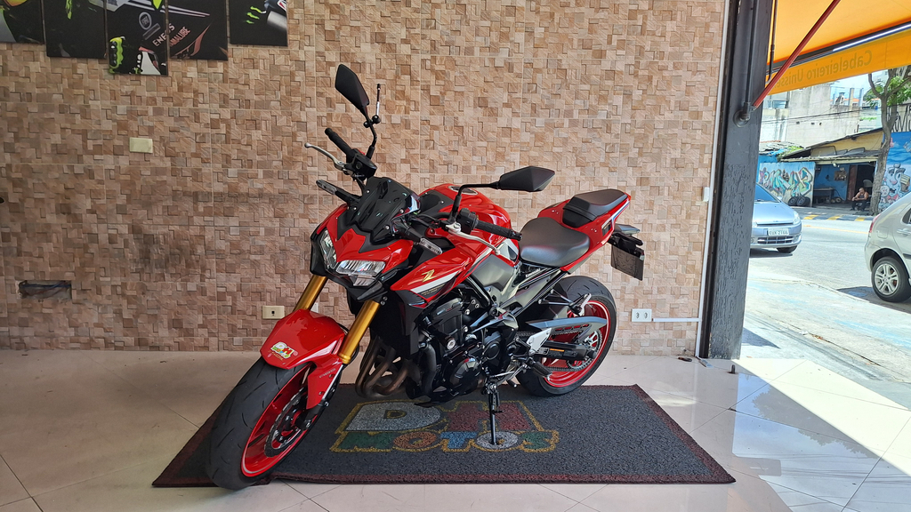 Kawasaki Z Vermelho