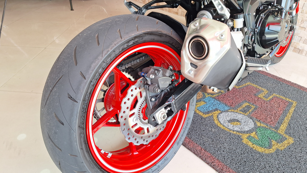 Kawasaki Z Vermelho