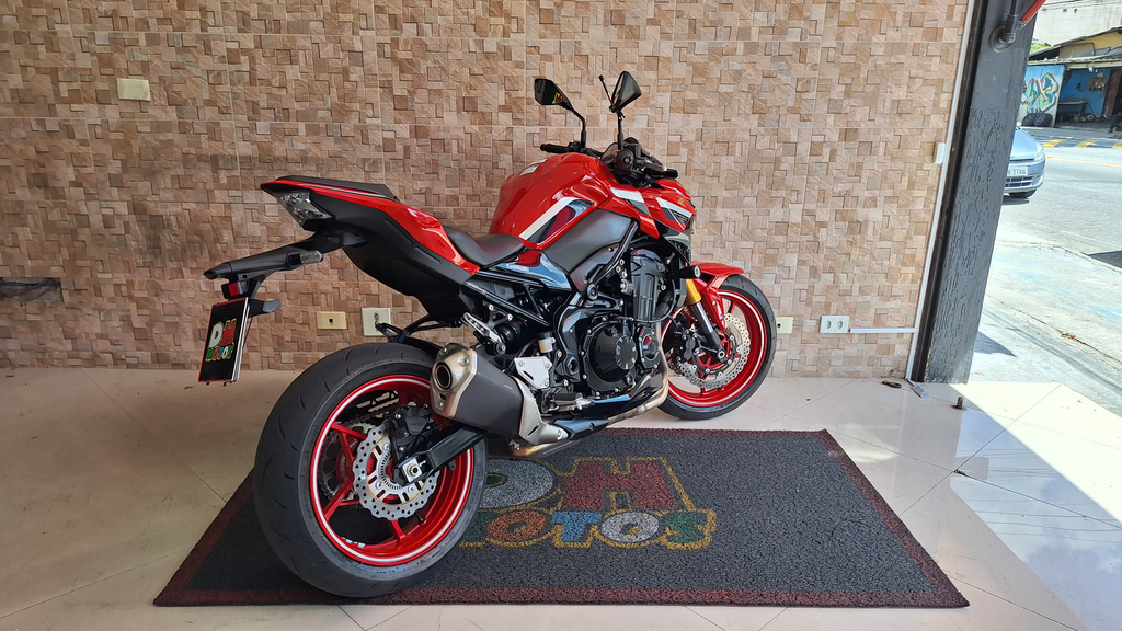 Kawasaki Z Vermelho