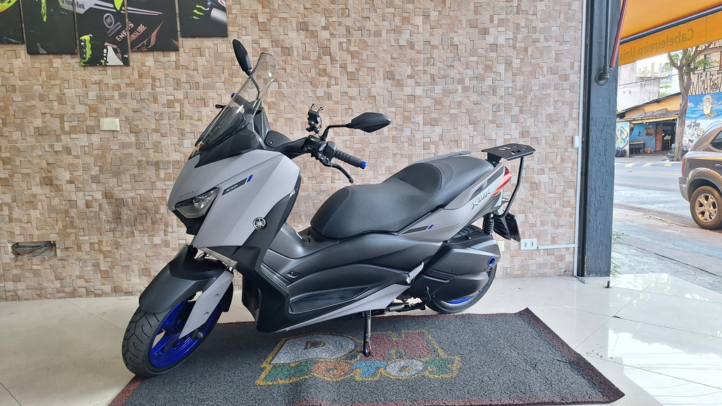 Yamaha XMAX Cinza