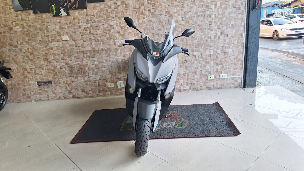 Yamaha XMAX Cinza