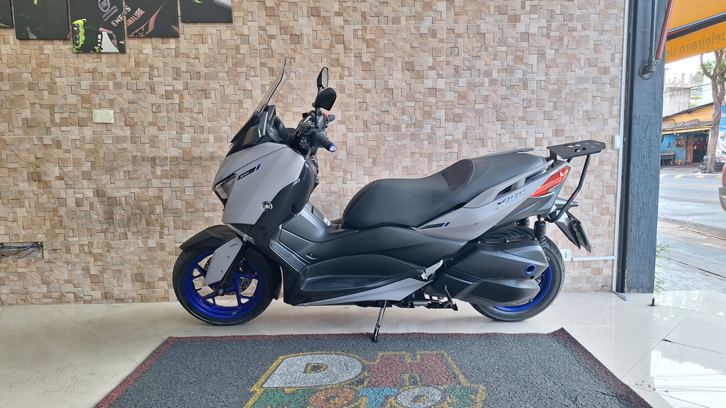 Yamaha XMAX Cinza