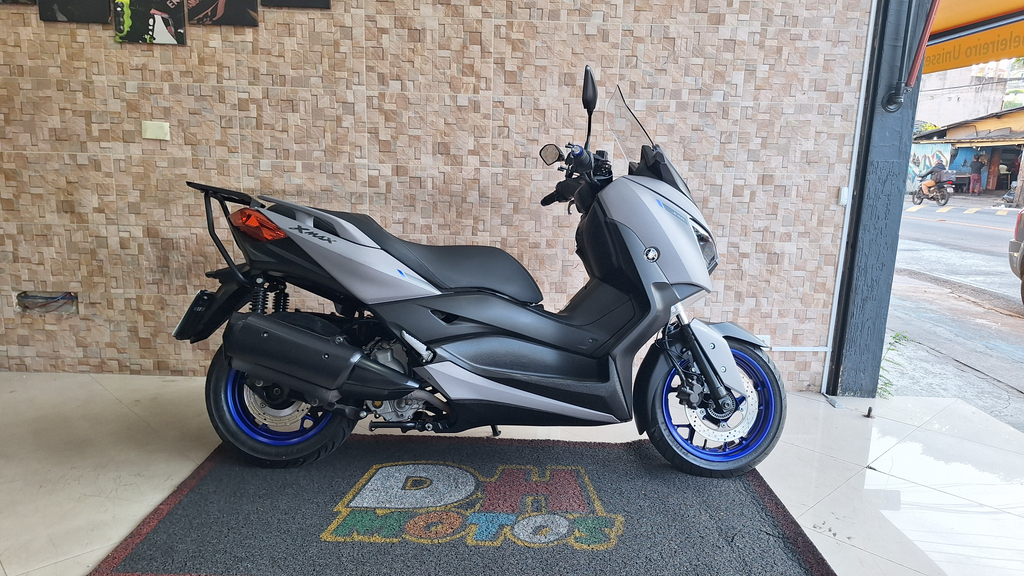 Yamaha XMAX Cinza