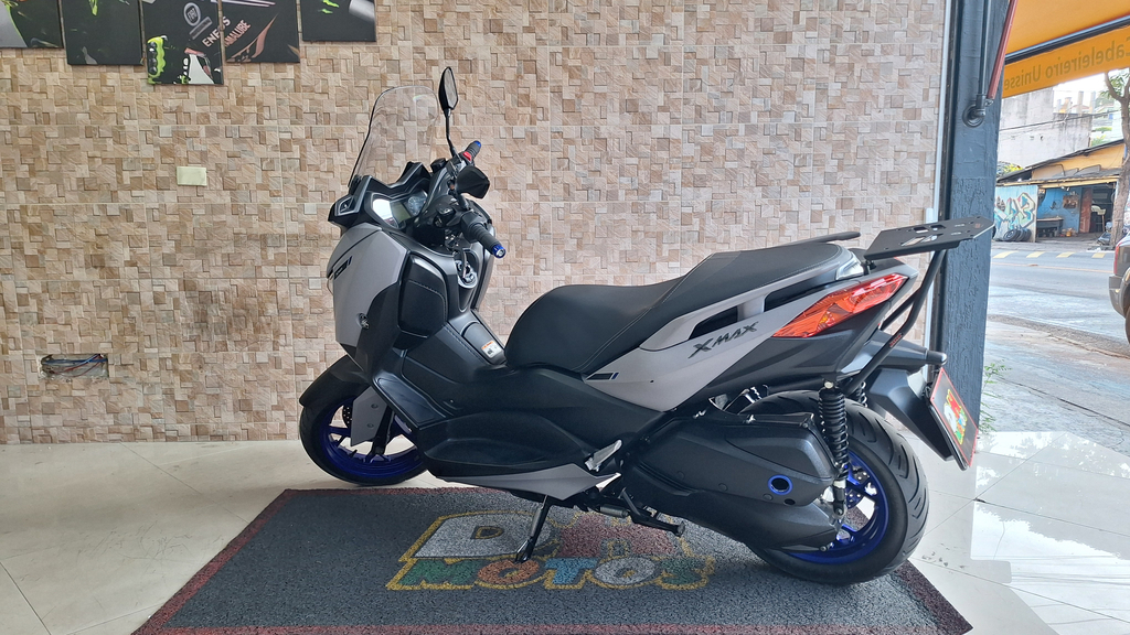 Yamaha XMAX Cinza