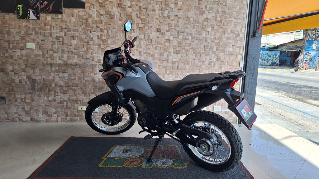 Honda XRE 190  Cinza