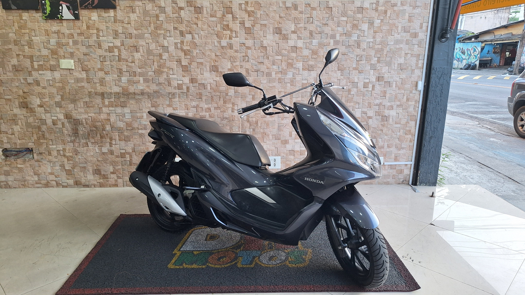 Honda PCX Cinza