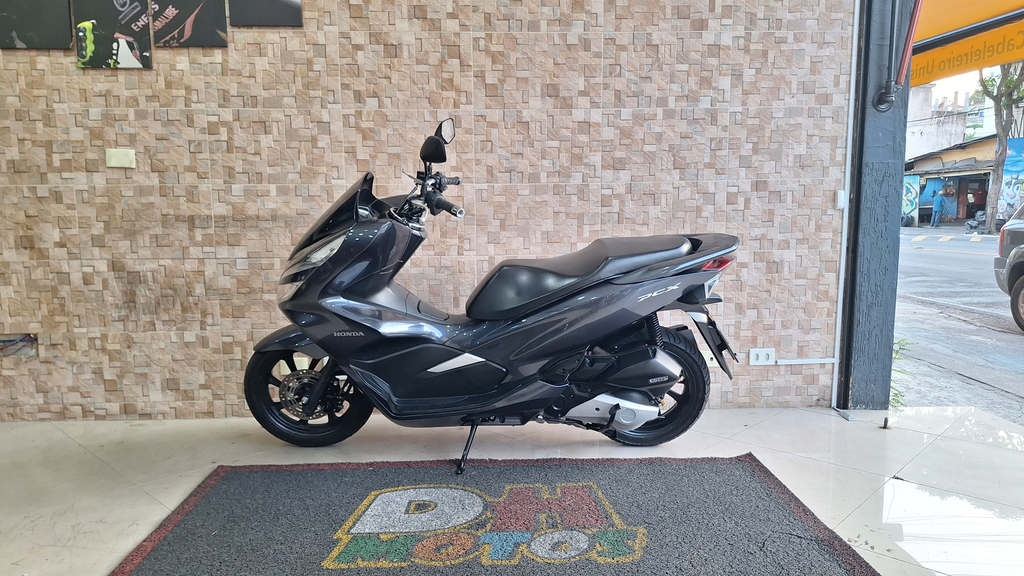 Honda PCX Cinza