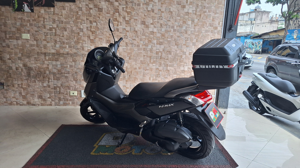 Yamaha NMAX Preto