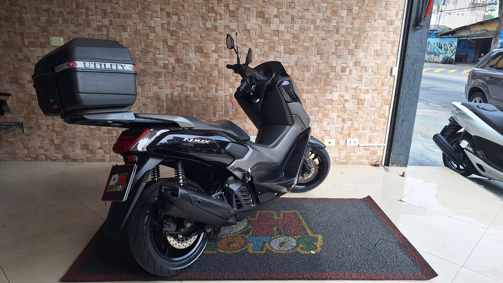 Yamaha NMAX Preto
