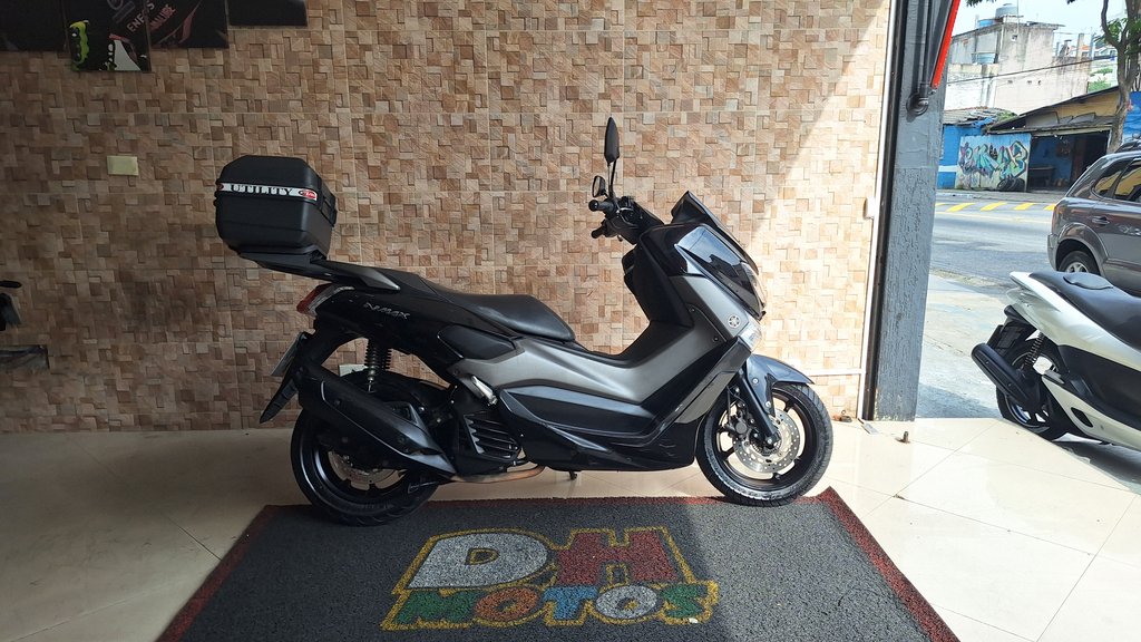 Yamaha NMAX Preto