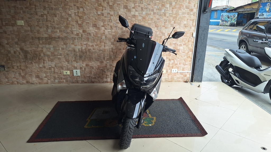 Yamaha NMAX Preto