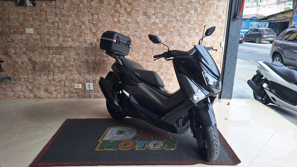 Yamaha NMAX Preto