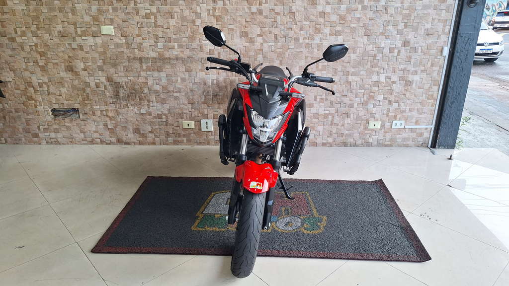 Honda CB 300F Vermelho