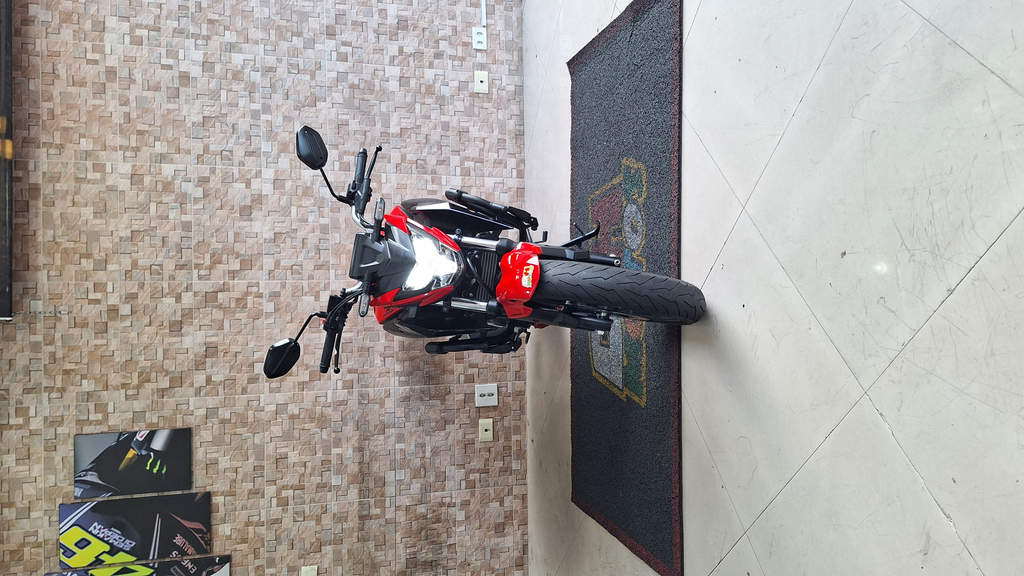 Honda CB 300F Vermelho