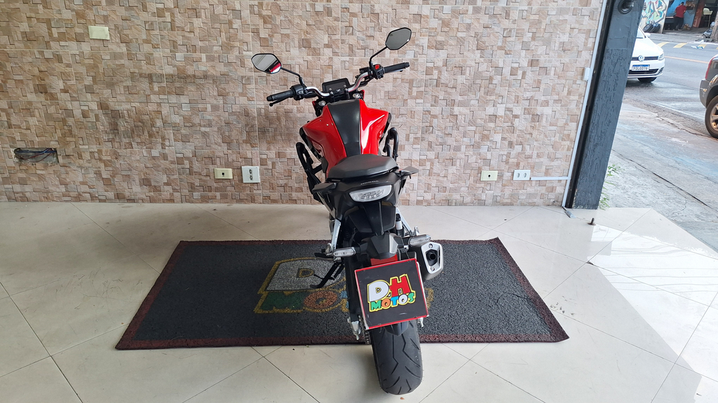 Honda CB 300F Vermelho