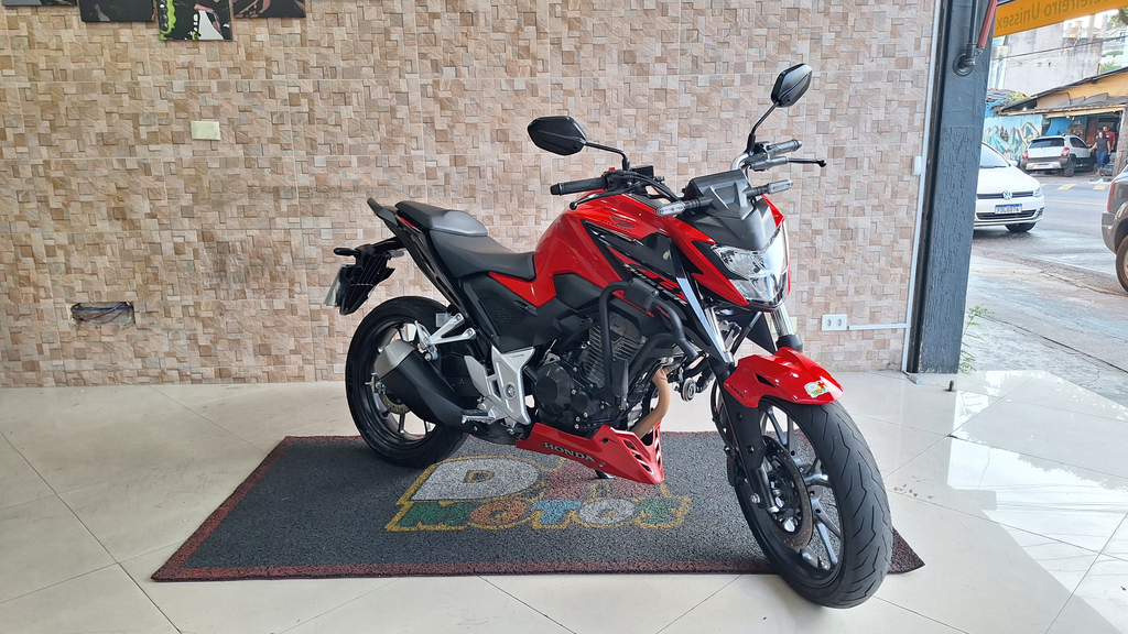 Honda CB 300F Vermelho