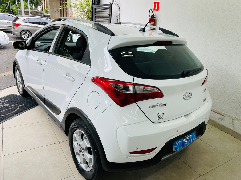 Hyundai HB20X Branco